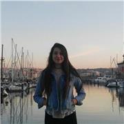 Profesora de lengua castellana y literatura y de lingua galega e literatura. Graduada en periodismo gracias al cual cuento con formación para dar este tipo de materias